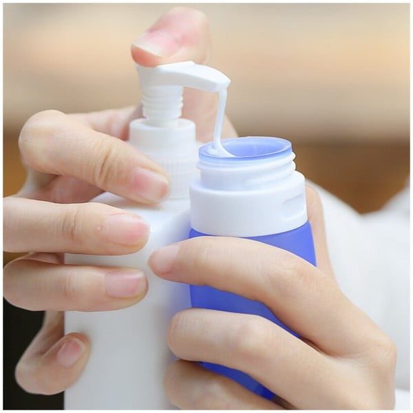Sticlute de silicon cu ventuza, Quasar & Co.®, set 3 buc cu geanta, 30 ml, 60 ml, 90 ml, dozator de silicon pentru produse de ingrijire personala, kit calatorie/voiaj - imagine 4