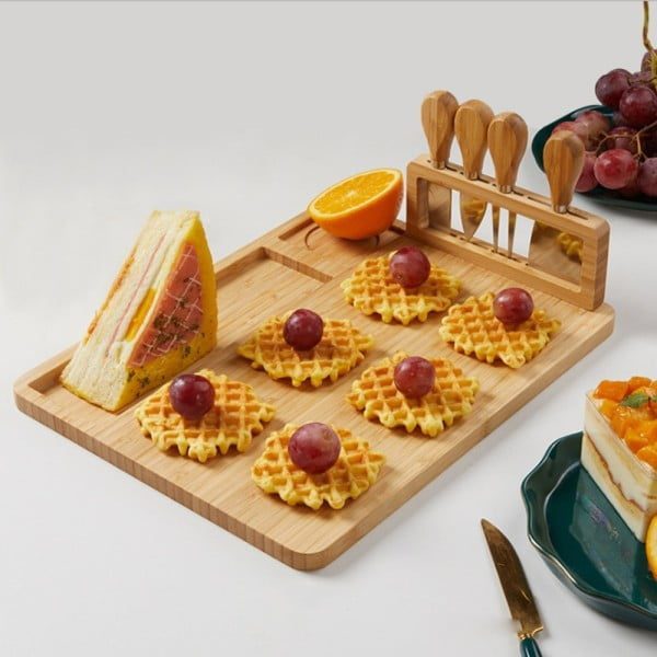 Set servire branzeturi 7 piese, Quasar & Co.®, platou servire cu sosiera si cutite, 36 x 28 cm, bambus - imagine 7