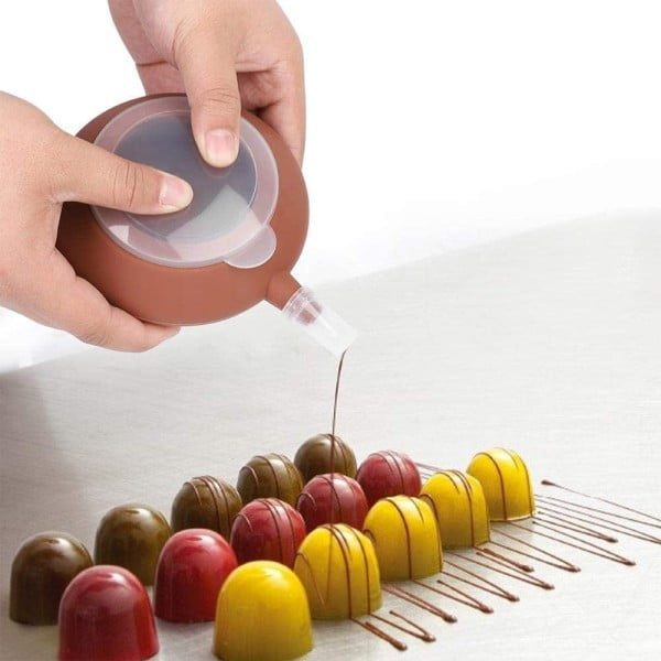 Set macarons, Quasar & Co.®., dispozitiv cu 4 duiuri si tava 48 forme, silicon, 38 x 28 cm, maro - imagine 8
