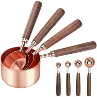 Set 8 cupe metalice masurare Quasar & Co.®, cu manere din lemn, 1,25 ml/2,5 ml/5 ml/15 ml/60 ml/80 ml/125 ml/250 ml, otel inoxidabil, Rose Gold 8