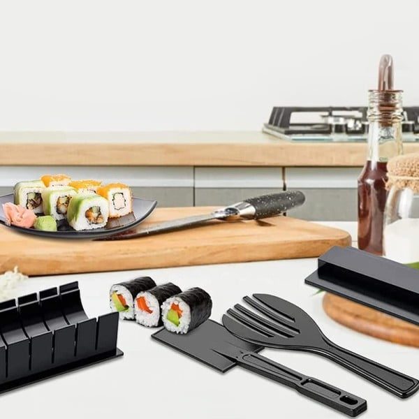 Set preparare sushi, Quasar & Co.®, 2 spatule si 8 forme diferite, plastic, negru - imagine 9