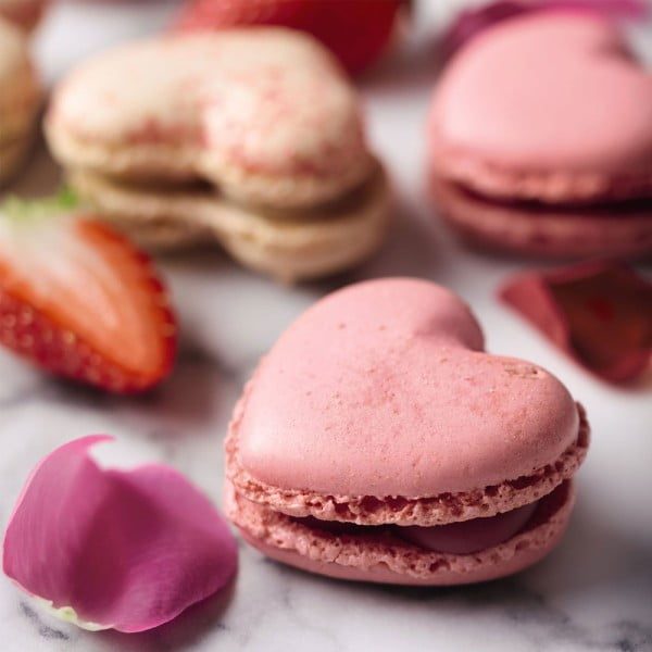 Tava copt macarons, Quasar & Co.®, 30 de forme, 10 x ursulet, 10 x pinguin, 10 x inima, pentru prajituri/fursecuri, rezistente la temperaturi de pana la 250 grade C,  28.5 x 25.5 cm - imagine 7