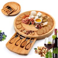 Set servire branzeturi 5 piese, Quasar & Co.®, rotund, platou servire cu tava si cutite, 25 x 25 x 3.2 cm, bambus 8 Set servire branzeturi 5 piese, Quasar & Co.®, rotund, platou servire cu tava si cutite, 25 x 25 x 3.2 cm, bambus 8