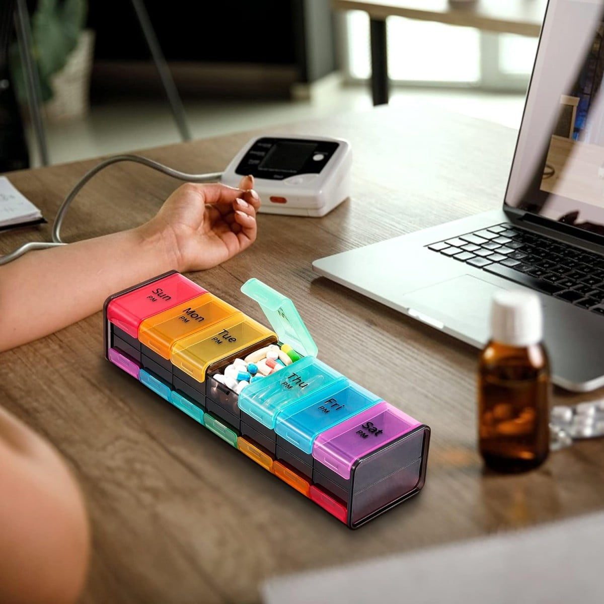 Cutie medicamente, Quasar & Co.®, 14 compartimente, 25 x 7 x 5,5 cm, multicolor 4 Cutie medicamente, Quasar & Co.®, 14 compartimente, 25 x 7 x 5,5 cm, multicolor 4