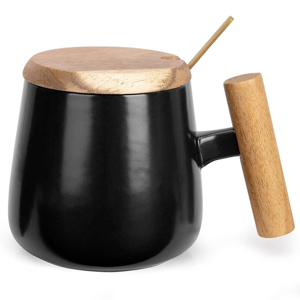 Set cana cafea/ceai si lingurita, Quasar & Co.®, cu capac si maner bambus, lingurita, ceramica, 350 ml, negru 2 Set cana cafea/ceai si lingurita, Quasar & Co.®, cu capac si maner bambus, lingurita, ceramica, 350 ml, negru 2