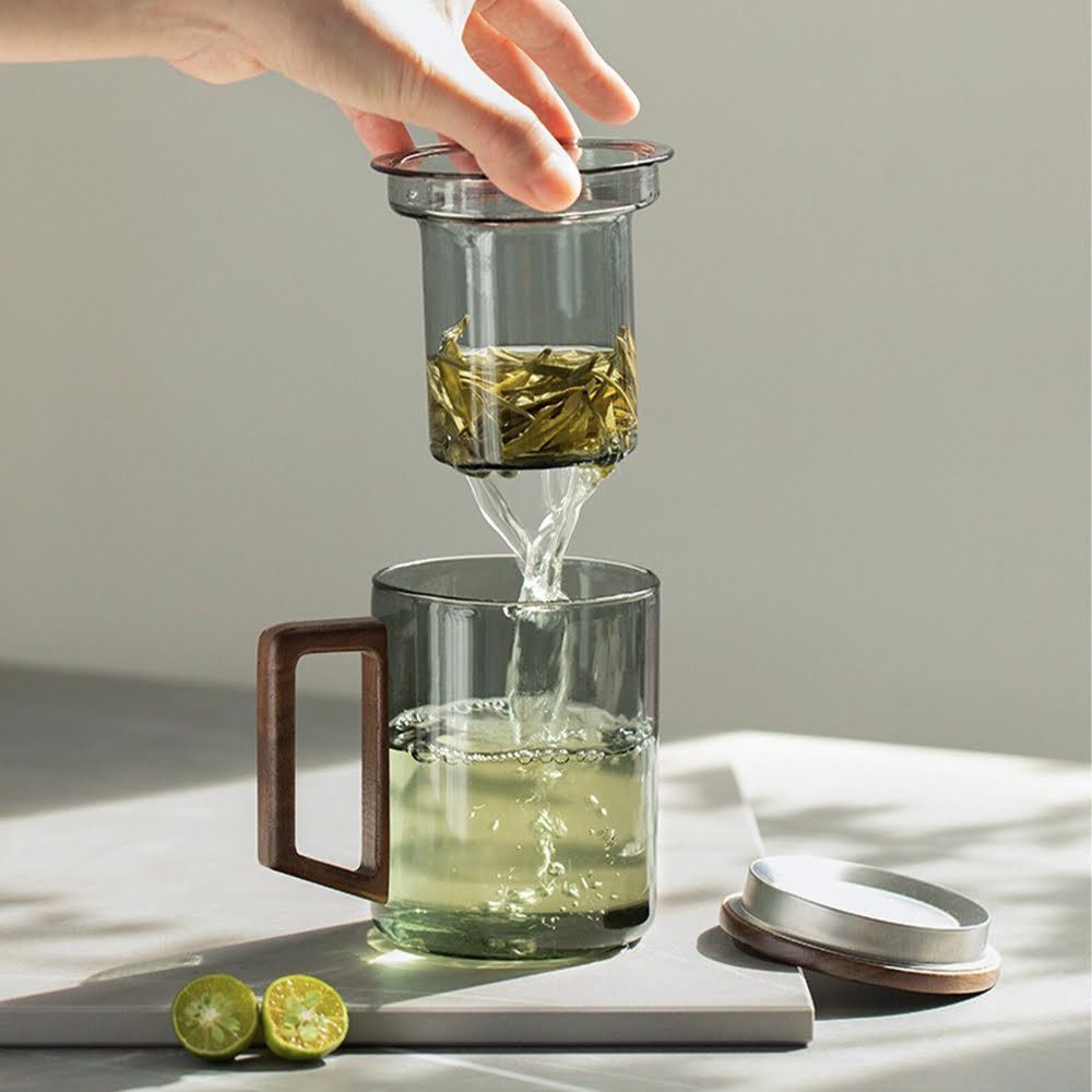Cana cu infuzor, Quasar & Co.®, recipient pentru ceai/cafea, capac si maner, 400 ml, sticla borosilicata/lemn acacia, gri grafit 7 Cana cu infuzor, Quasar & Co.®, recipient pentru ceai/cafea, capac si maner, 400 ml, sticla borosilicata/lemn acacia, gri grafit 7