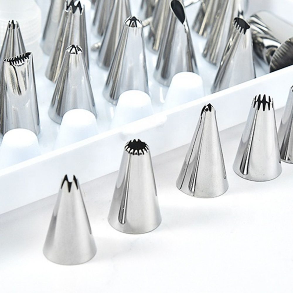 Set cofetarie Quasar & Co.®, foaie 27 macarons, 2 forme decorare cu litere si cifre, 55 duiuri decorare, silicon/metal, maro-gri 6