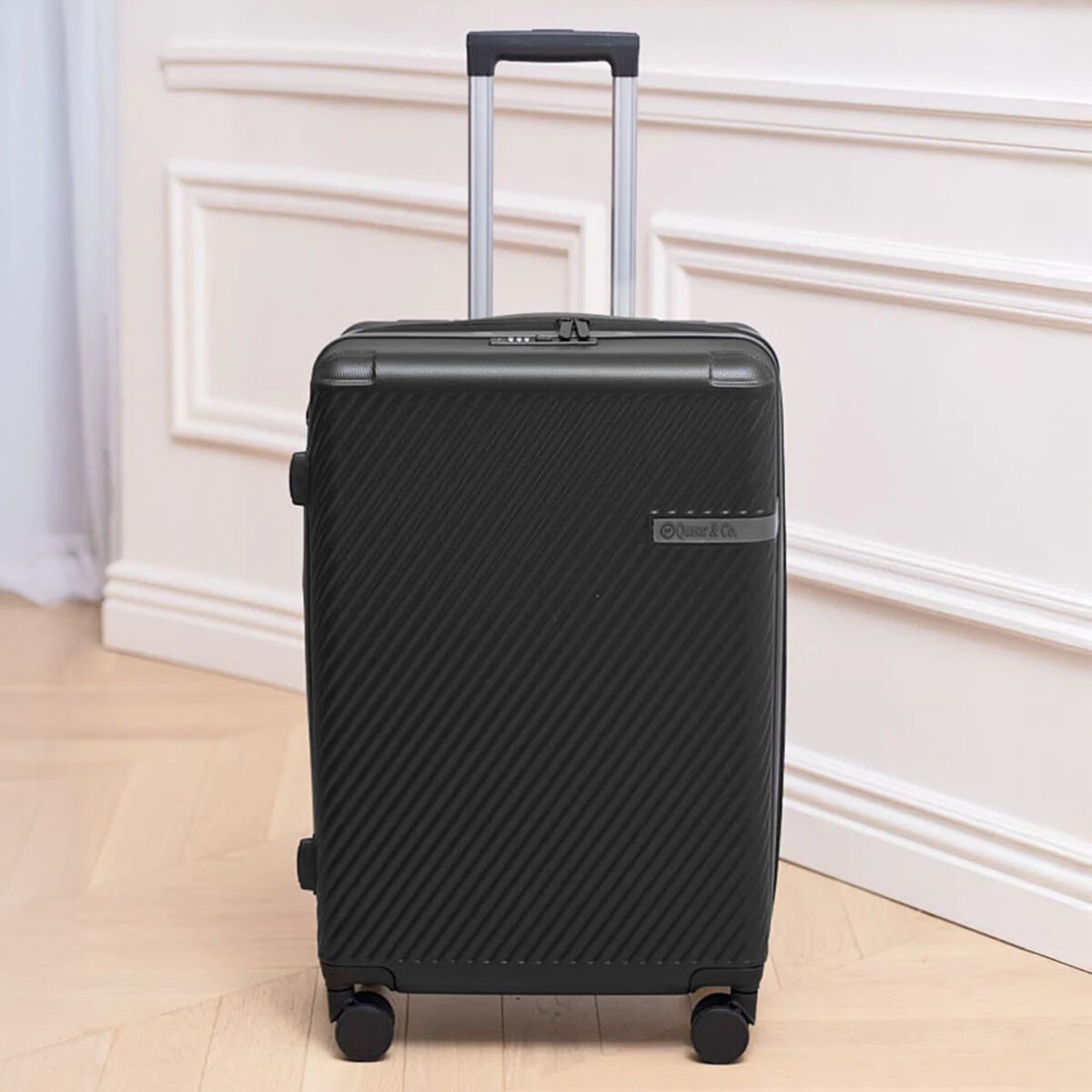 Set 3 trolere, Quasar & Co.®, S/M/L, valize, bagaje cu cifru, maner telescopic, geamantane cu 4 roti duble silentioase 360°, ABS, cate 2 compartimente cu buzunar, LUXOR, negru 4 Set 3 trolere, Quasar & Co.®, S/M/L, valize, bagaje cu cifru, maner telescopic, geamantane cu 4 roti duble silentioase 360°, ABS, cate 2 compartimente cu buzunar, LUXOR, negru 4